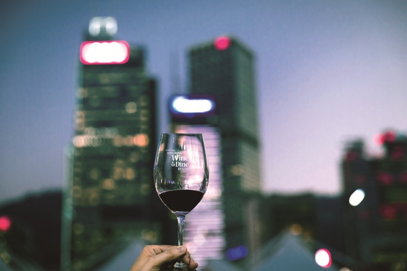 와이너리 없는 와인 투어,홍콩으로